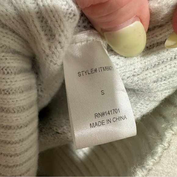 1.4.3. Story by Lineup Fringe Sweater - Picture 11 of 12